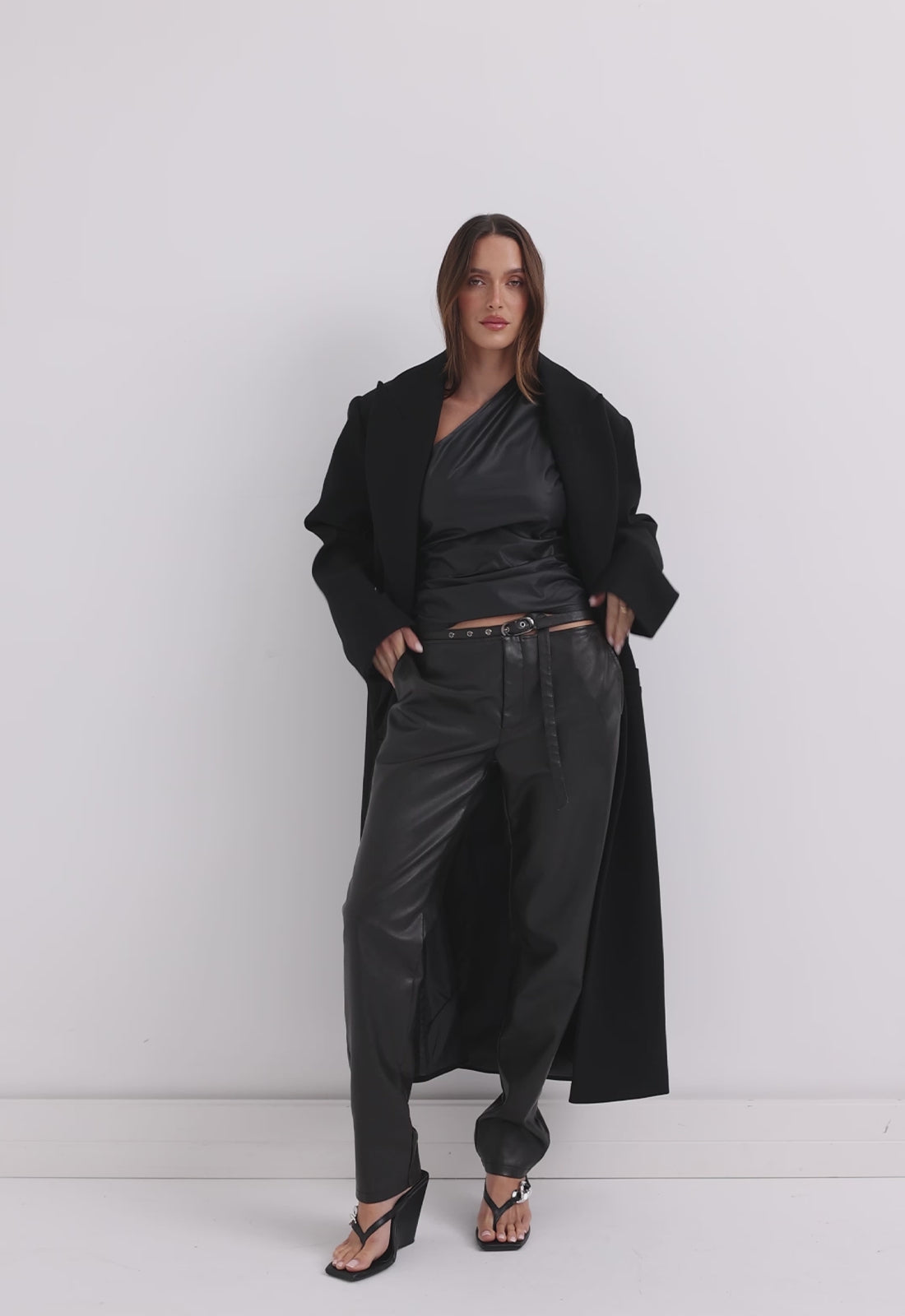 OLSEN COAT ONYX LIONESS FASHION
